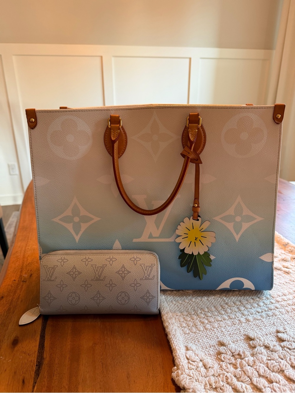 LIMITED EDITION 2021 Louis Vuitton By The Pool OnTheGo Bag & Mahina Wallet Set